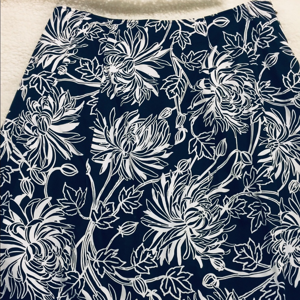 Black & white floral skirt